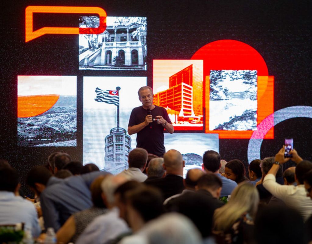 Secretário de Estado Jorge Lima durante evento com prefeitos em Campinas