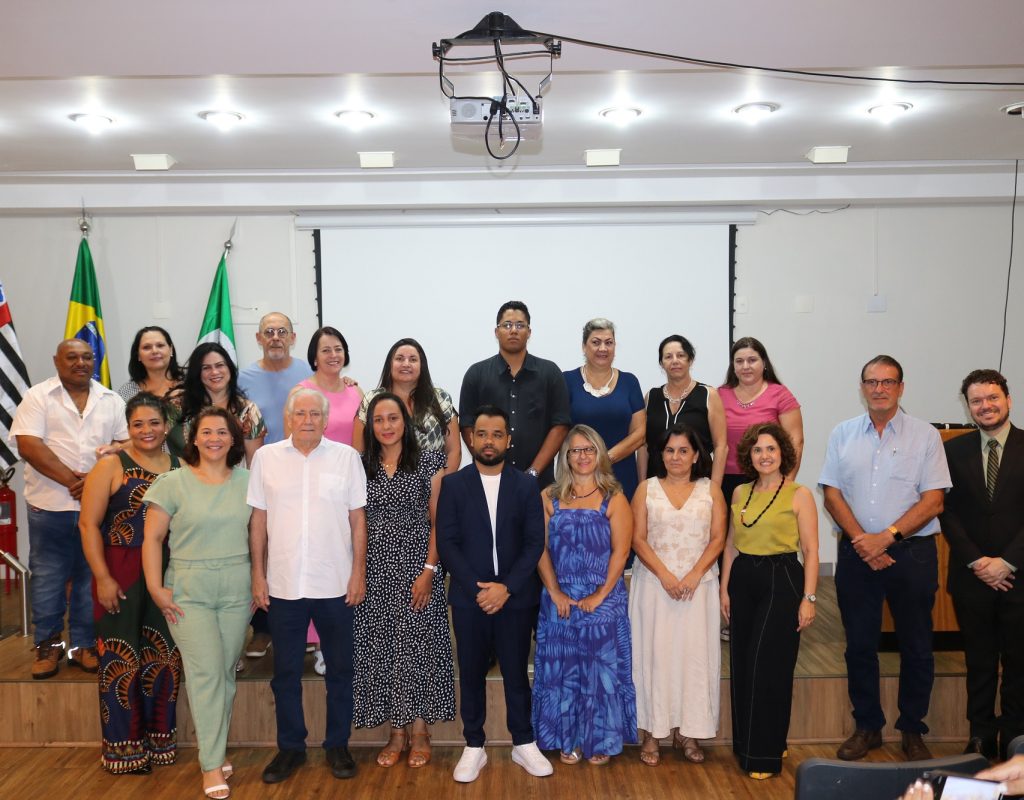 Todos os conselheiros que tomaram posse junto das autoridades presentes na cerimônia