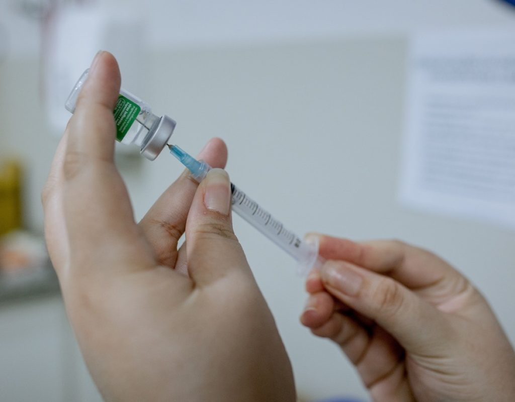 Vacinação é aberta a toda população com idade acima de seis meses