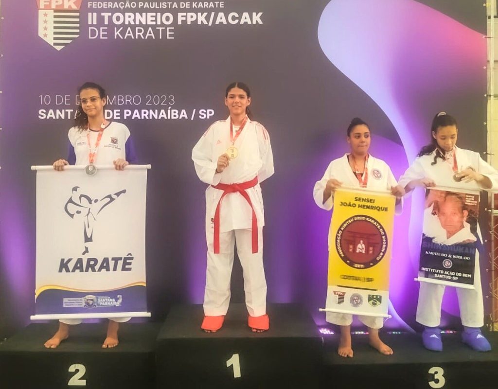 Valentina Pedroso, de 13 anos, conquistou o título na categoria sub-14 até 54 kg.