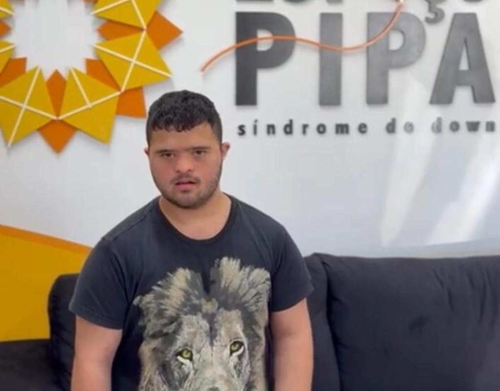 Victor César Gomes da Silva Santos, de 17 anos, assistido pela entidade, aprovou a ação