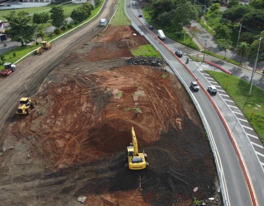 Vista das obras para construção de dispositivo na SP-304, pela Eixo_ Prefeitura atua para amenizar problemas no trânsito
