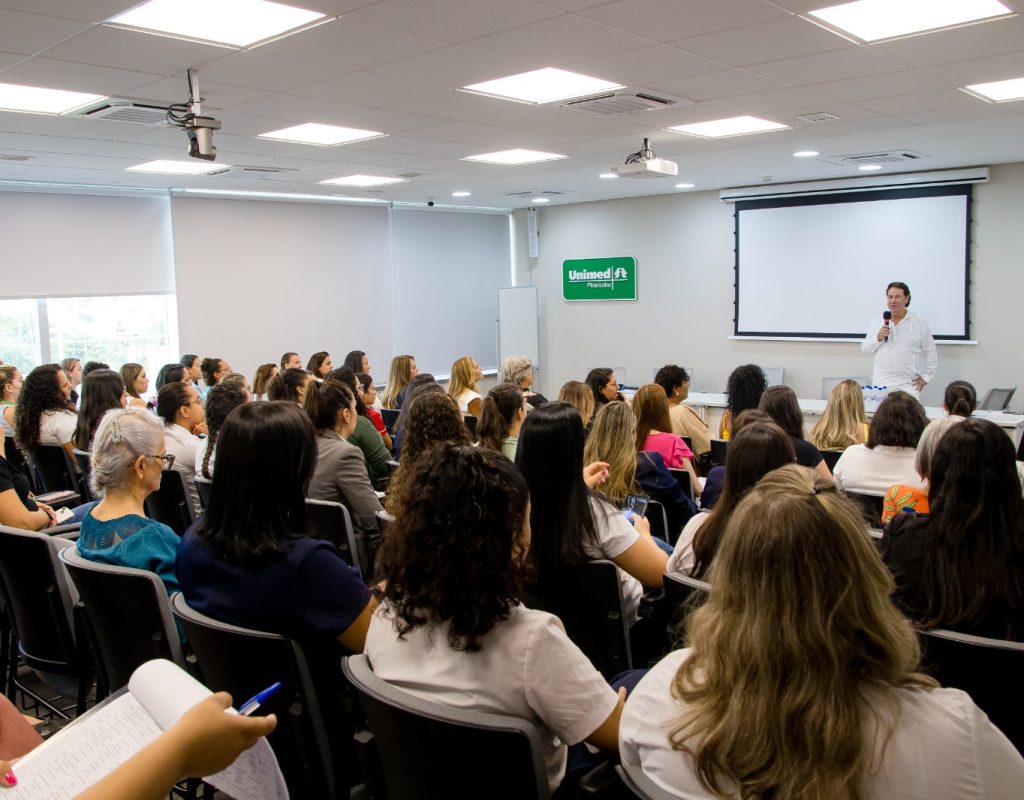 No primeiro semestre, Carlos Joussef, presidente da Cooperativa, abriu roda de conversa sobre protagonismo feminino no cuidado à saúde
Foto: Filipe Paes/Studio47