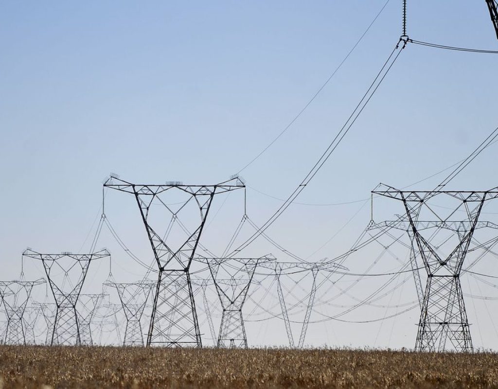 Linhas de transmissão de energia, energia elétrica