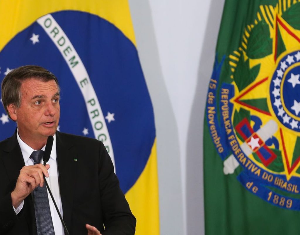 O presidente Jair Bolsonaro participa da solenidade de assinatura dos decretos do Auxílio Gás e do Programa Alimenta Brasil,  no Palácio do Planalto