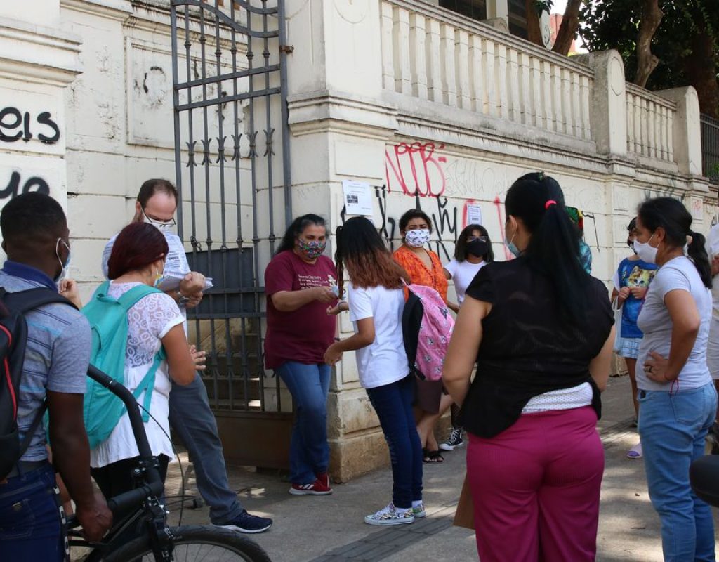 São Paulo - Início das aulas presenciais durante a pandemia de covid-19 na Escola Estadual Caetano de Campos, na Consolação.