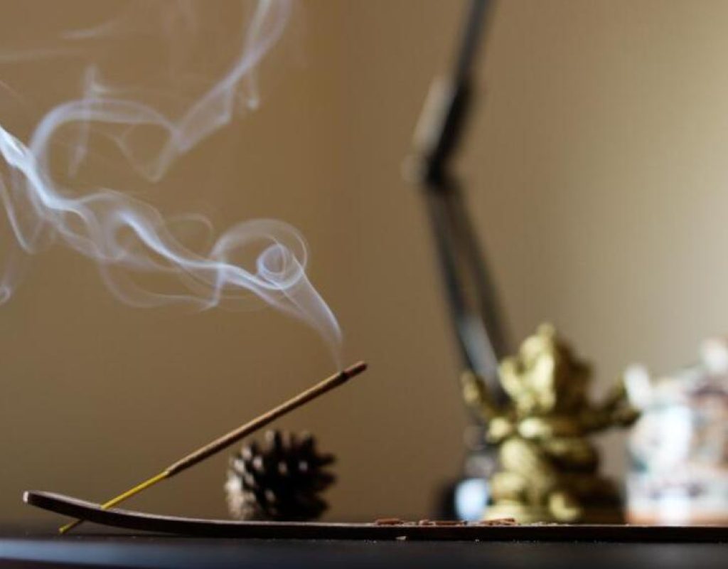 incenso-1588275543970_v2_900x506 (1)