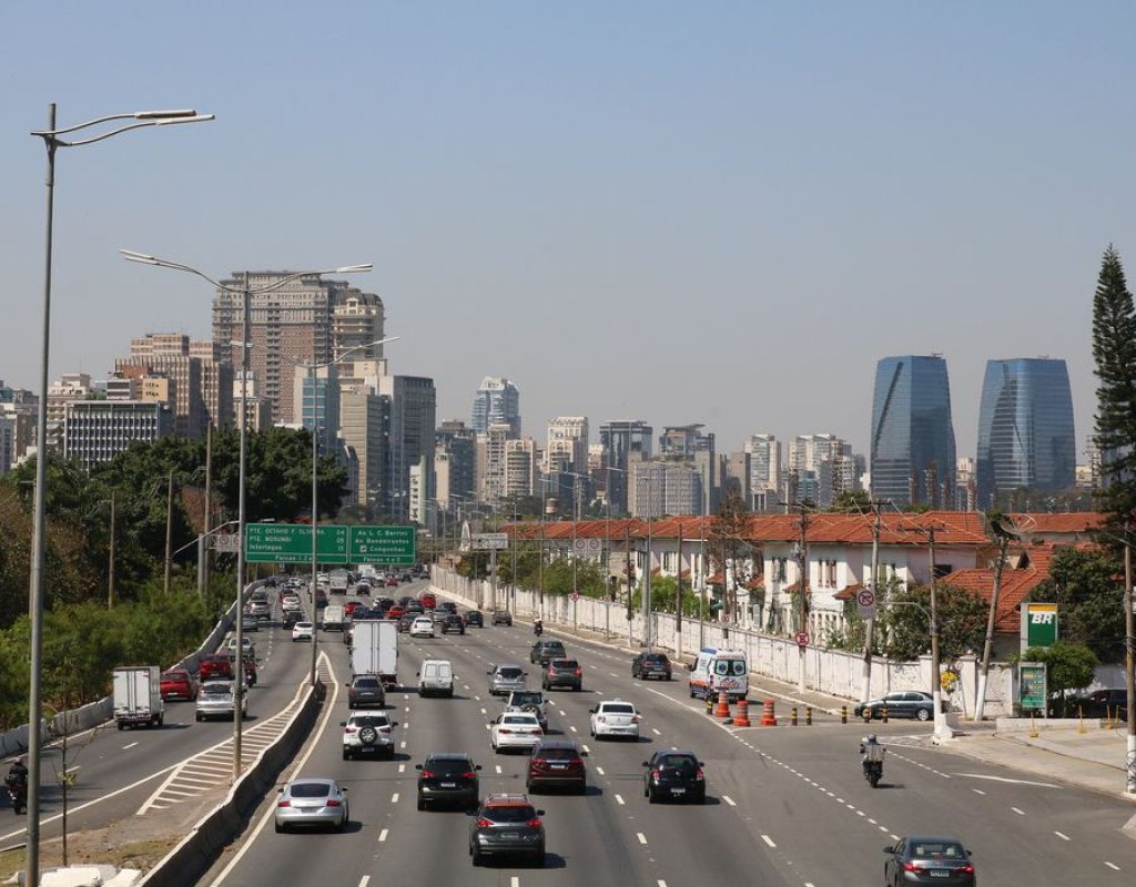 São Paulo - Trânsito na Marginal Pinheiros.