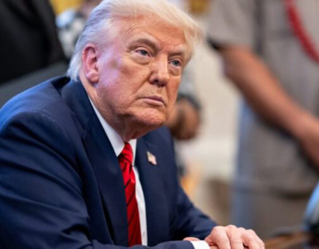 taxa-de-aprovacao-de-trump-aos-100-dias-e-a-pior-em-80-anos_680ecacd01a9e-696x392
